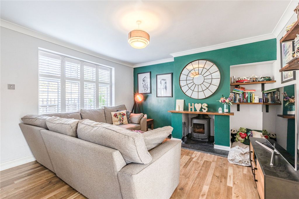 Property photo 3 of 16 Sitting Room