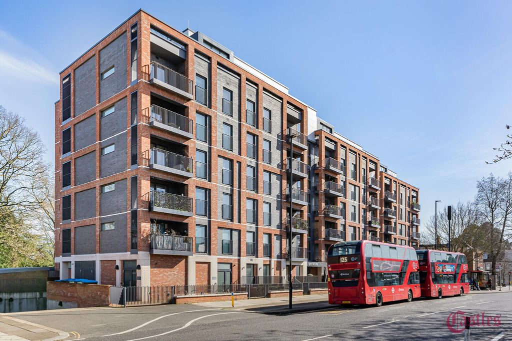 Property photo 2 of 22 Front (Exterior)