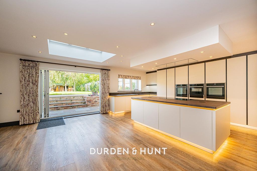 Property photo 3 of 55 Ongar-51.Jpg