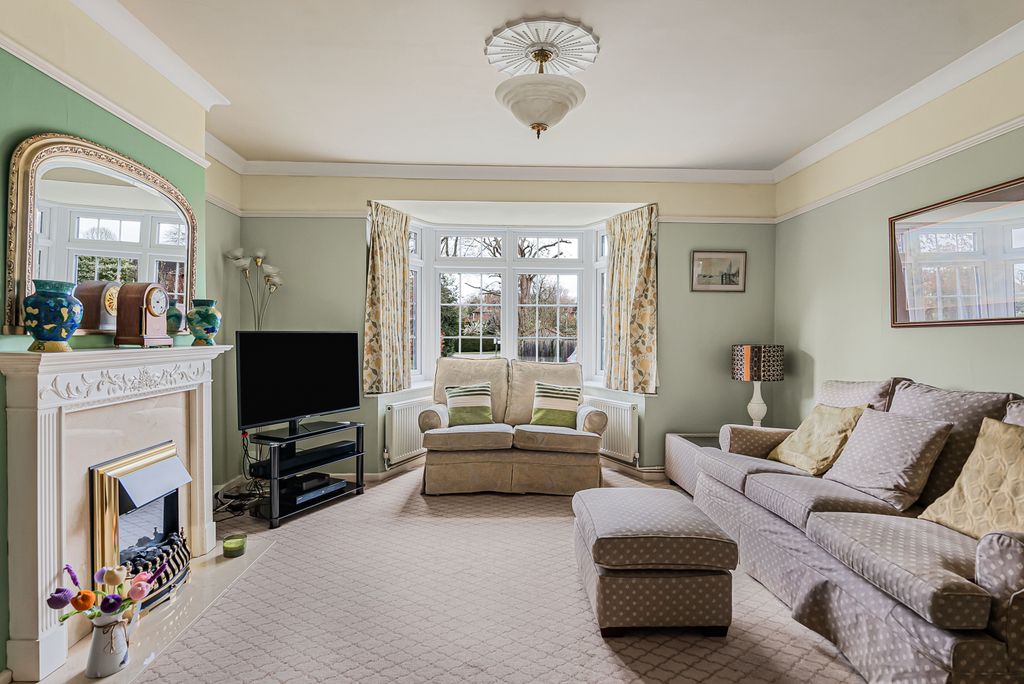 Property photo 3 of 23 Living Room