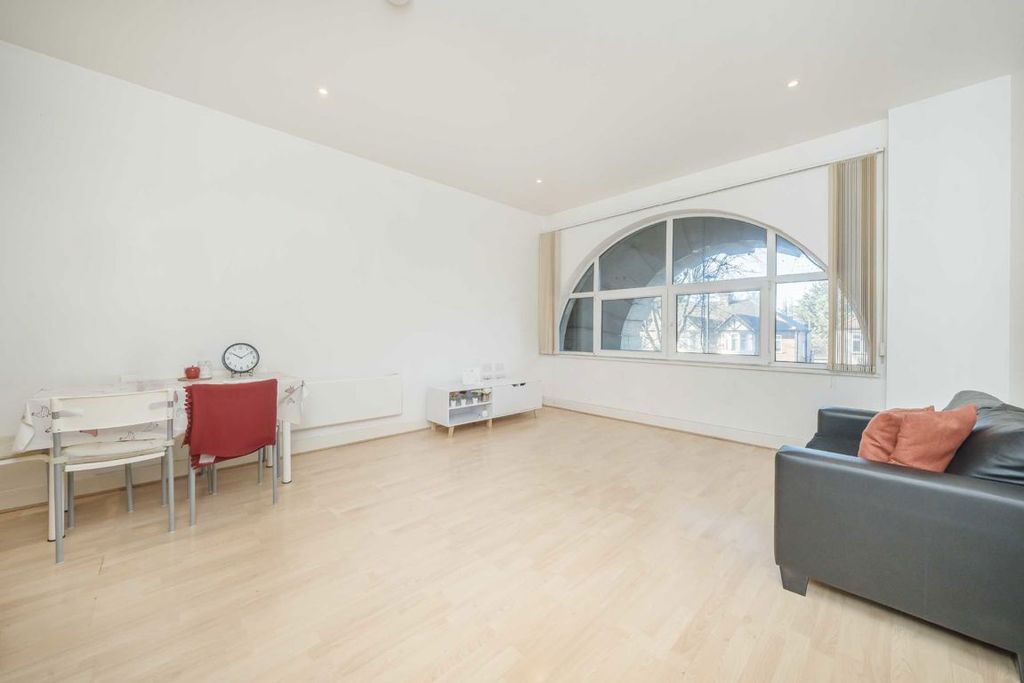 Property photo 2 of 5