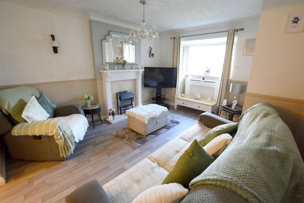 Property photo 2 of 18 Photo 11