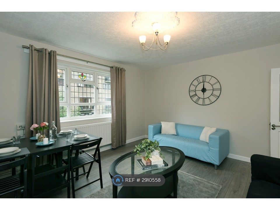 Property photo 1 of 24 Living Room