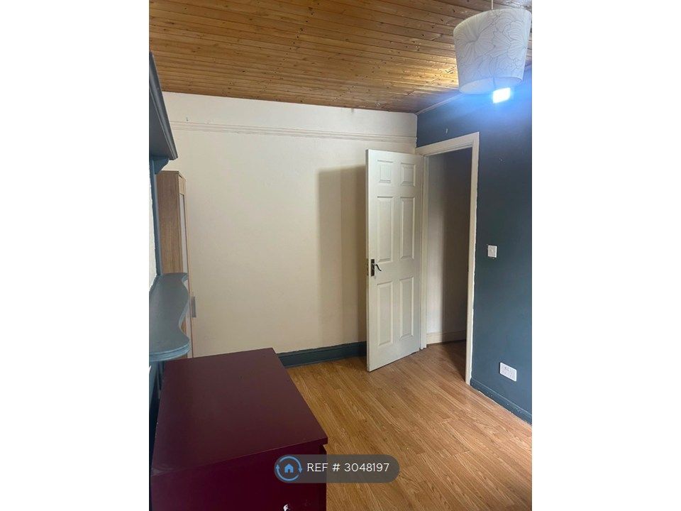 Property photo 2 of 3