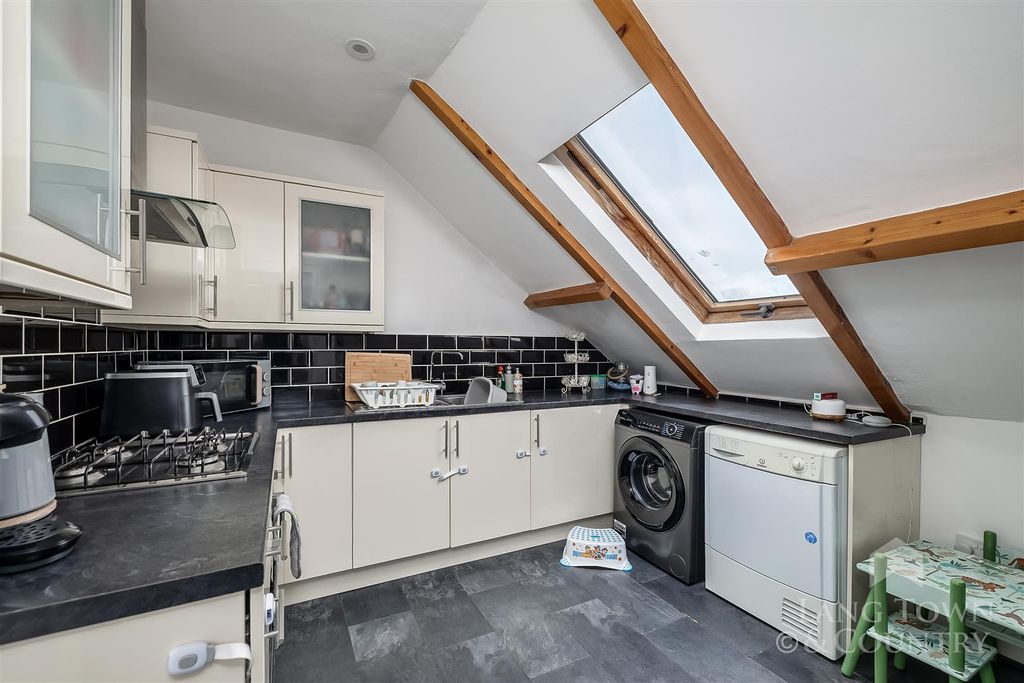 Property photo 3 of 8 0009.Jpg