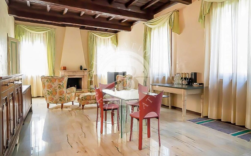 Property photo 3 of 36