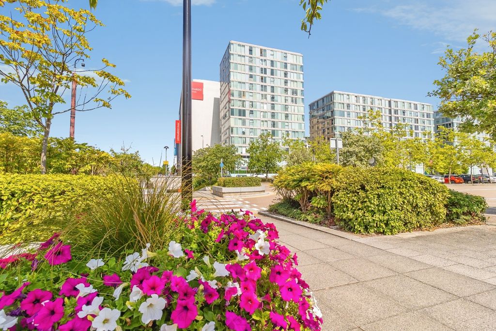 Property photo 1 of 19 Pbox-Img.Jpg