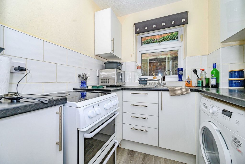 Property photo 3 of 17 Photo