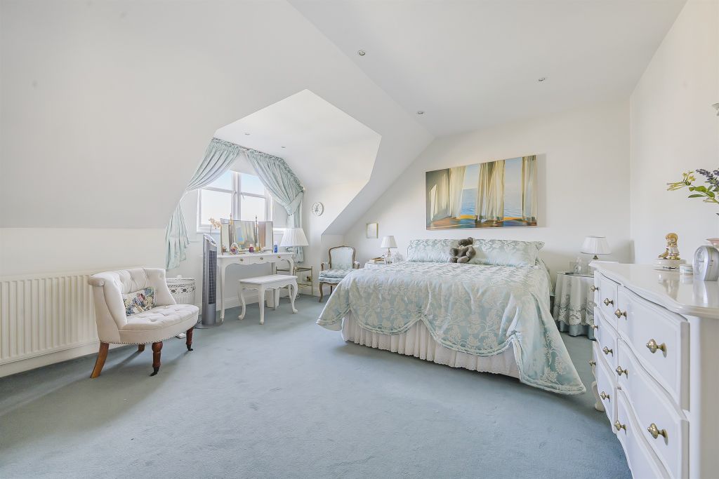 Additional image 10 of 3 bed penthouse for saleCrescent Road, Enfield EN2