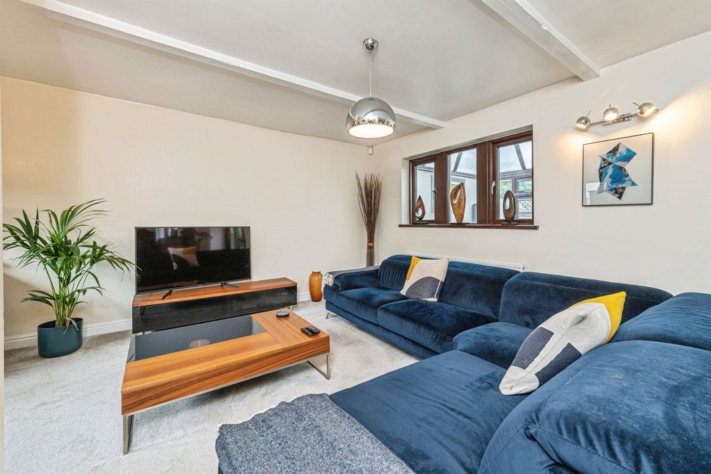 Property photo 3 of 19