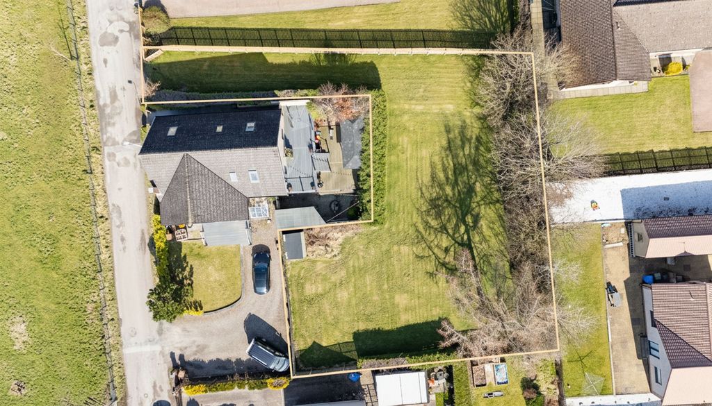 Property photo 1 of 11