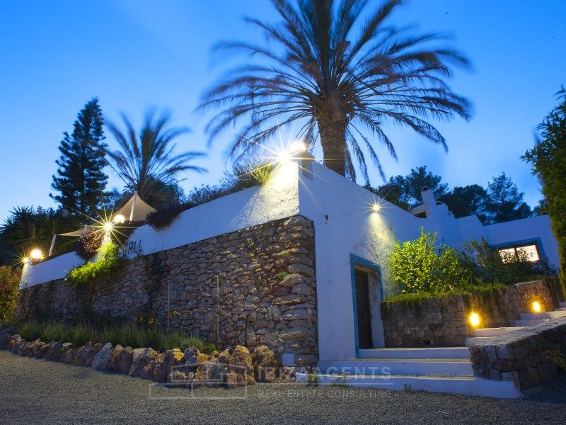 Property photo 1 of 21