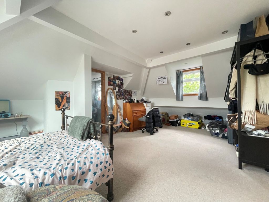 Property photo 3 of 19 Picture No. 32