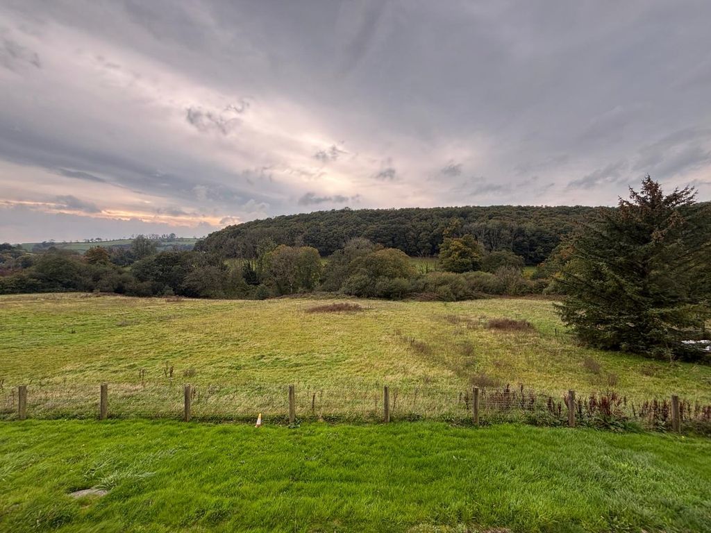 Property photo 2 of 23