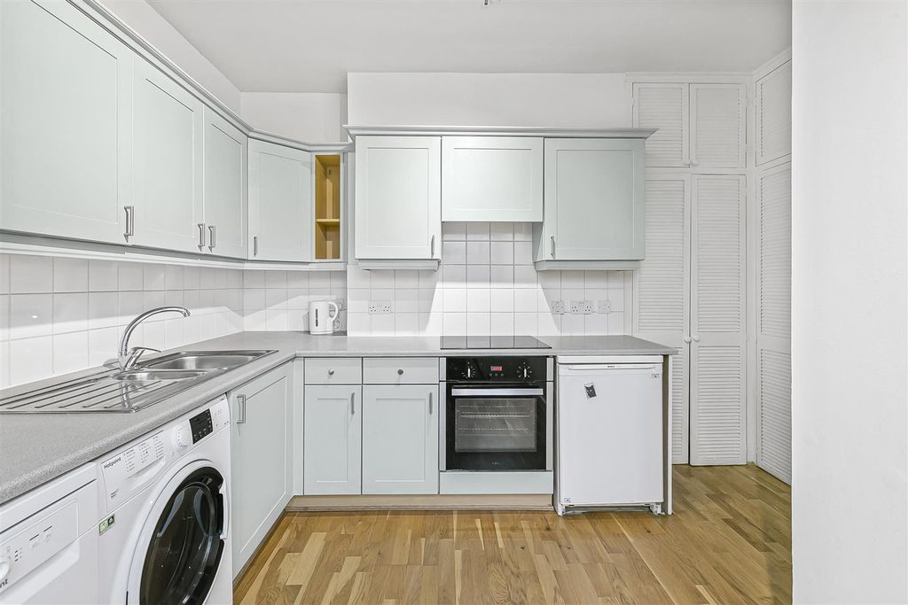 Property photo 1 of 14 Kitchen 1.Jpg