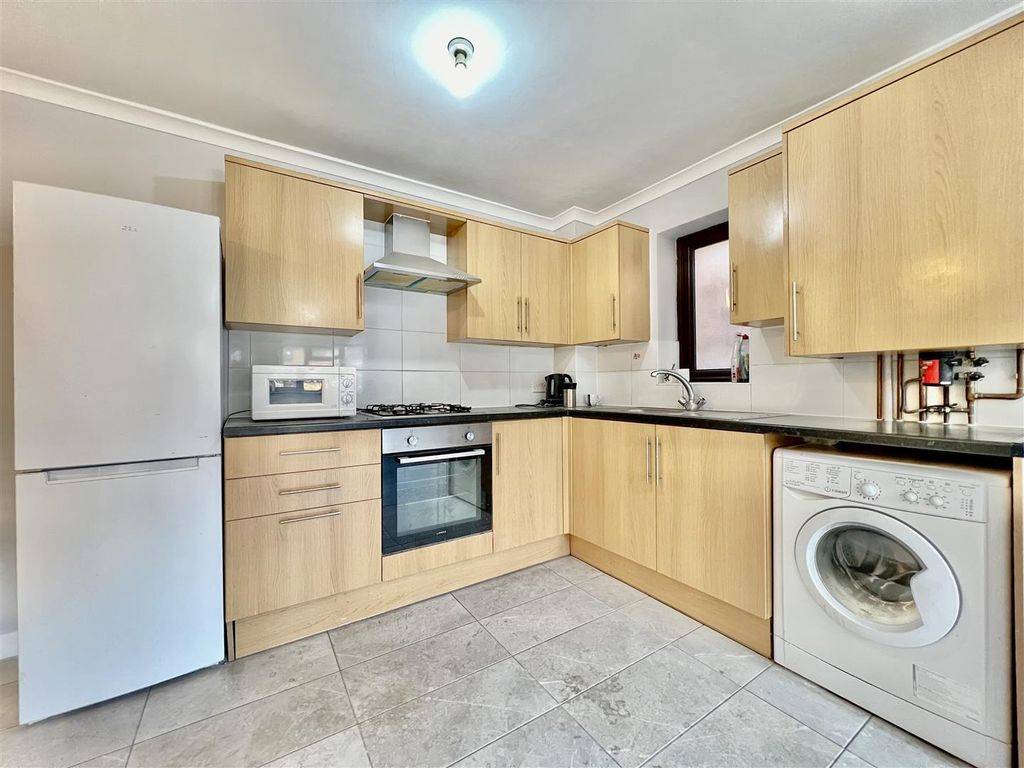 Property photo 1 of 8 Kitchen