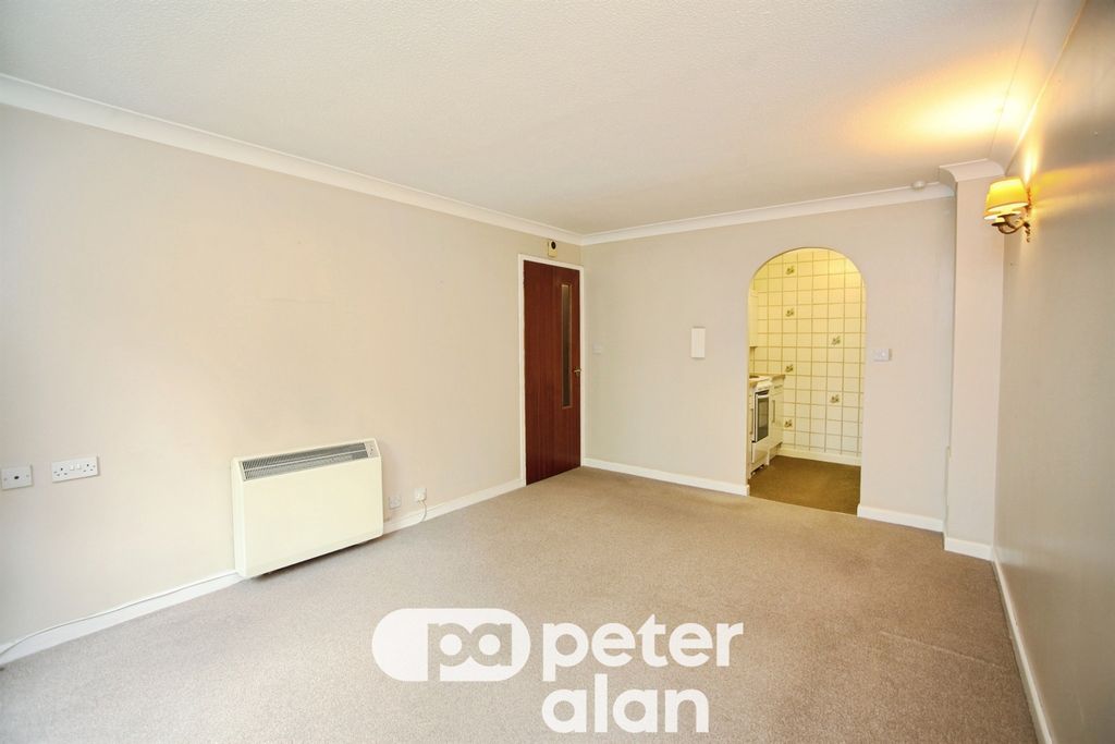 Property photo 3 of 9