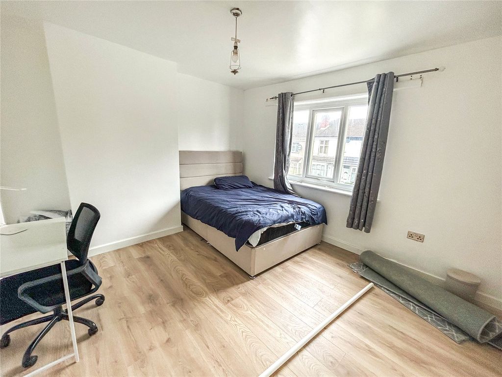 Property photo 3 of 11 Picture No. 08