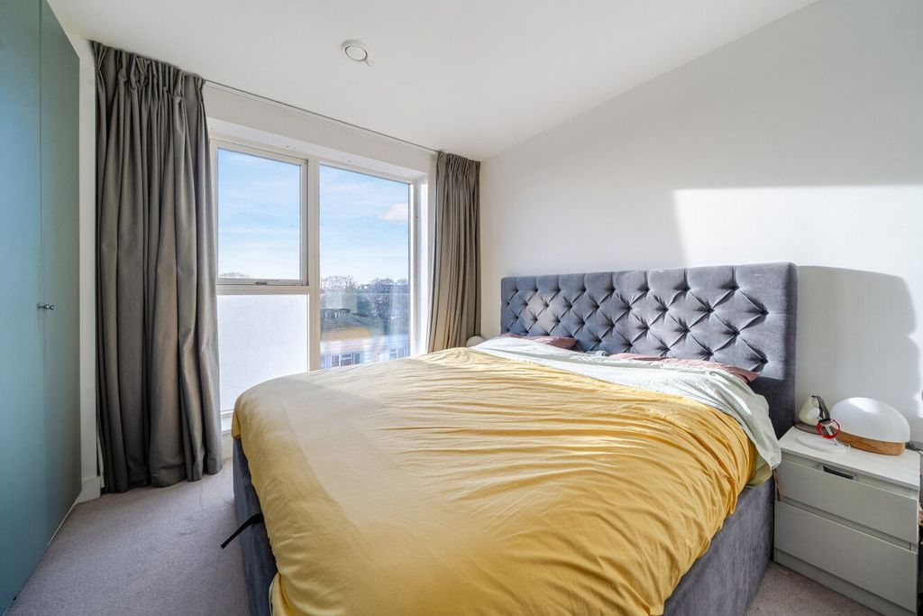 Property photo 2 of 13 Picture No. 17