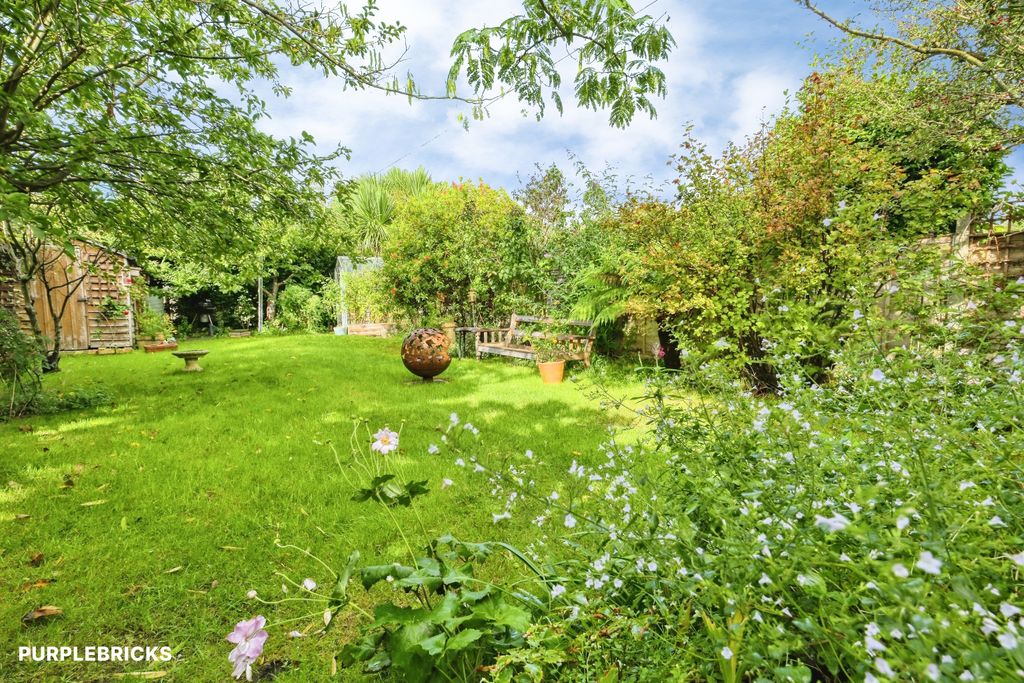 Property photo 3 of 23