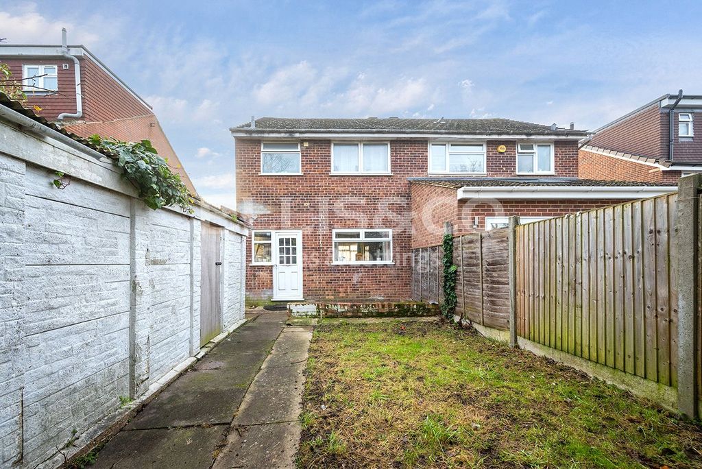 Property photo 3 of 16 Picture No. 17