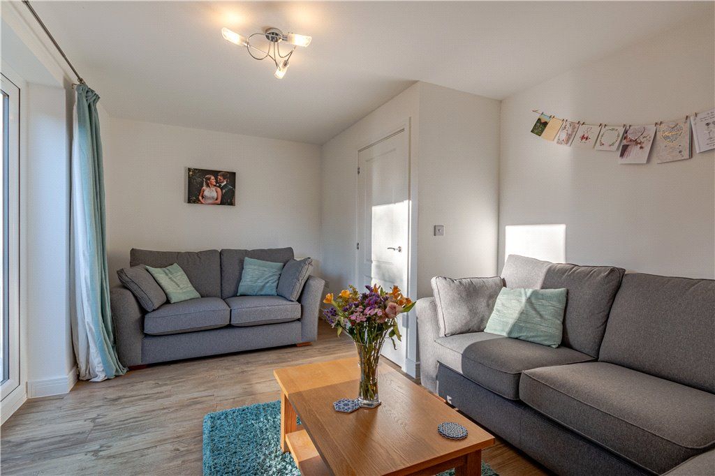 Property photo 3 of 23 Lounge