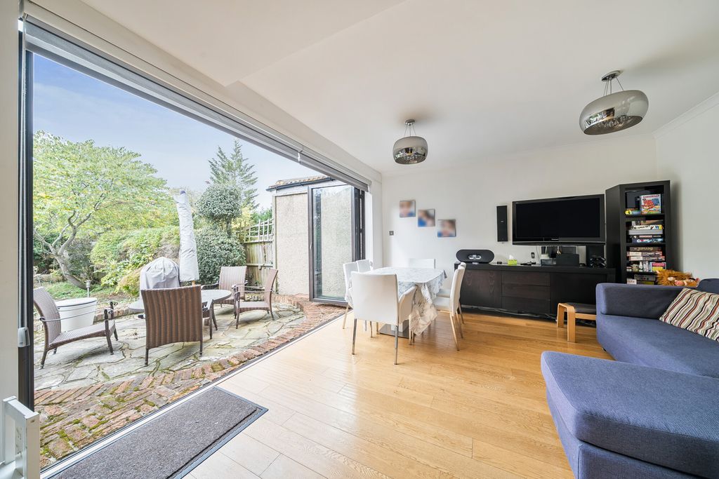 Property photo 2 of 15 1363982-13-68E505...