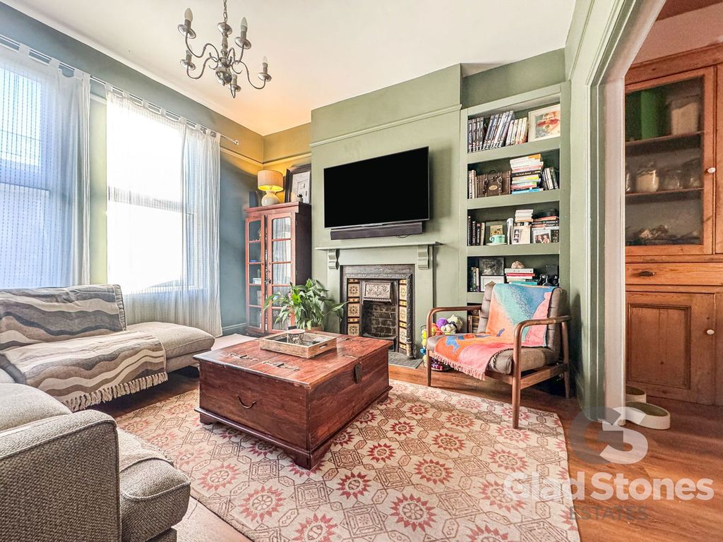 Property photo 2 of 21