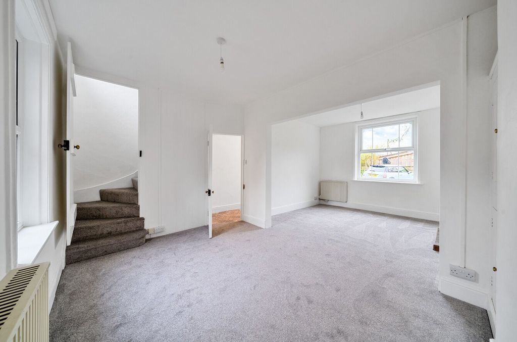 Property photo 3 of 13 Dulverton Seddons