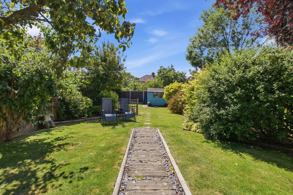 Property photo 2 of 20