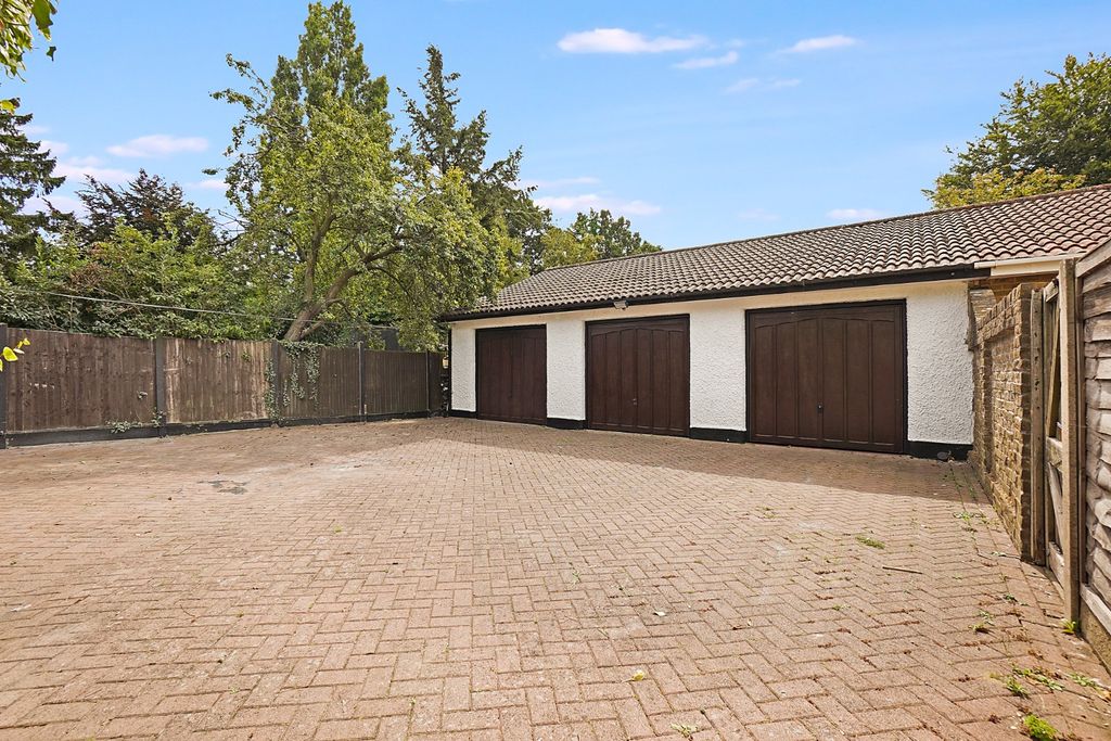 Property photo 3 of 34 3484688