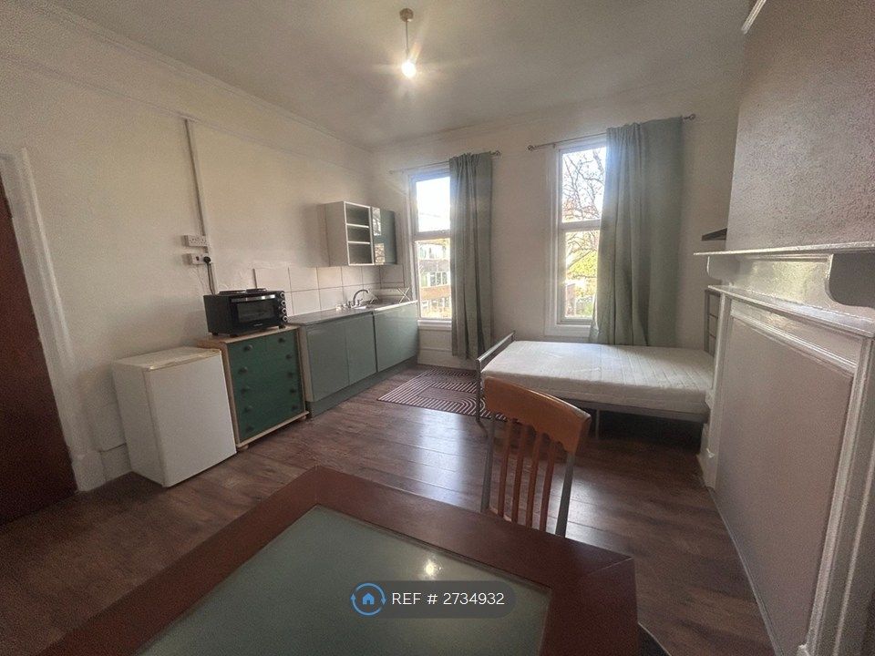 Property photo 3 of 6