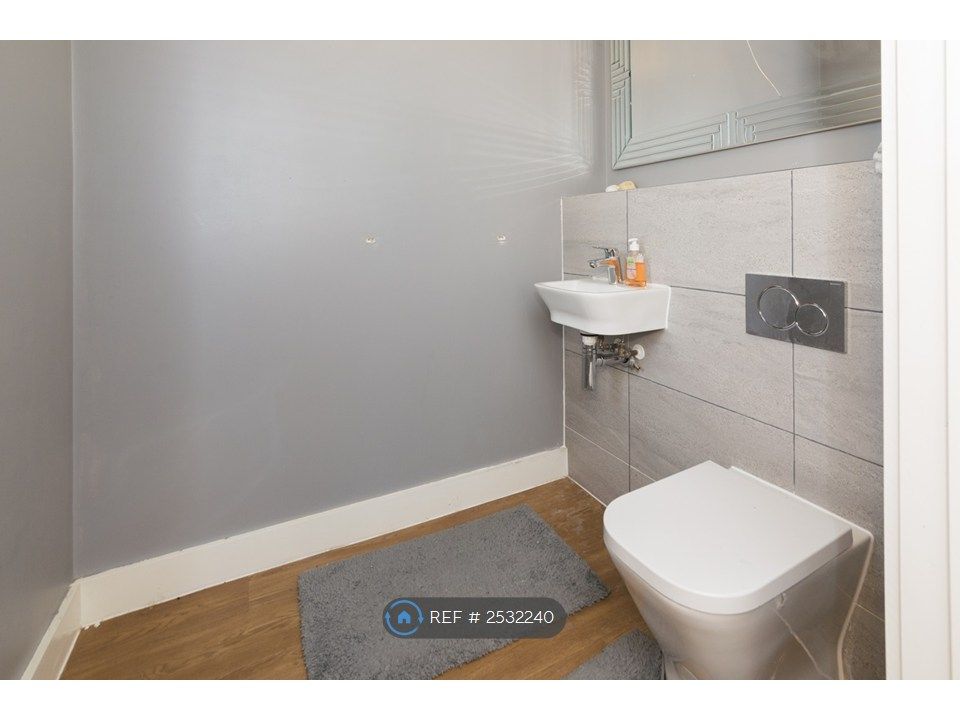 Property photo 3 of 28