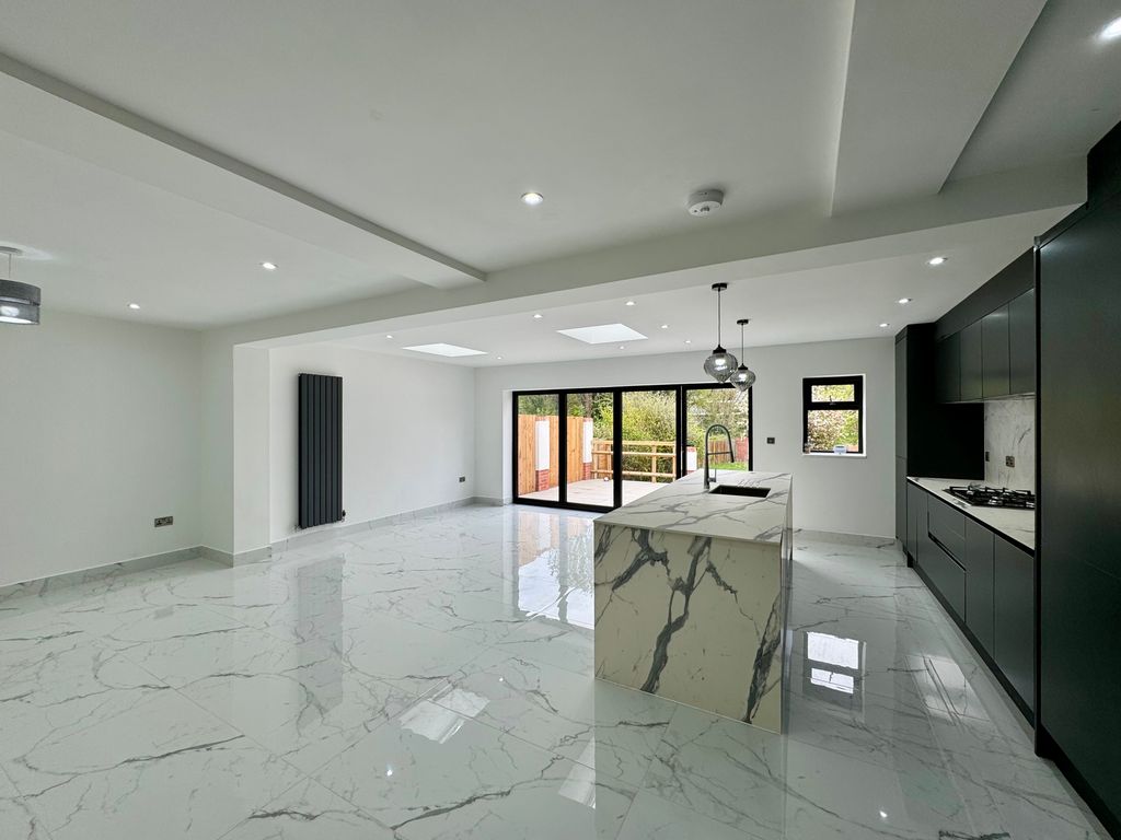 Property photo 2 of 17 Open Plan Kitchen Living