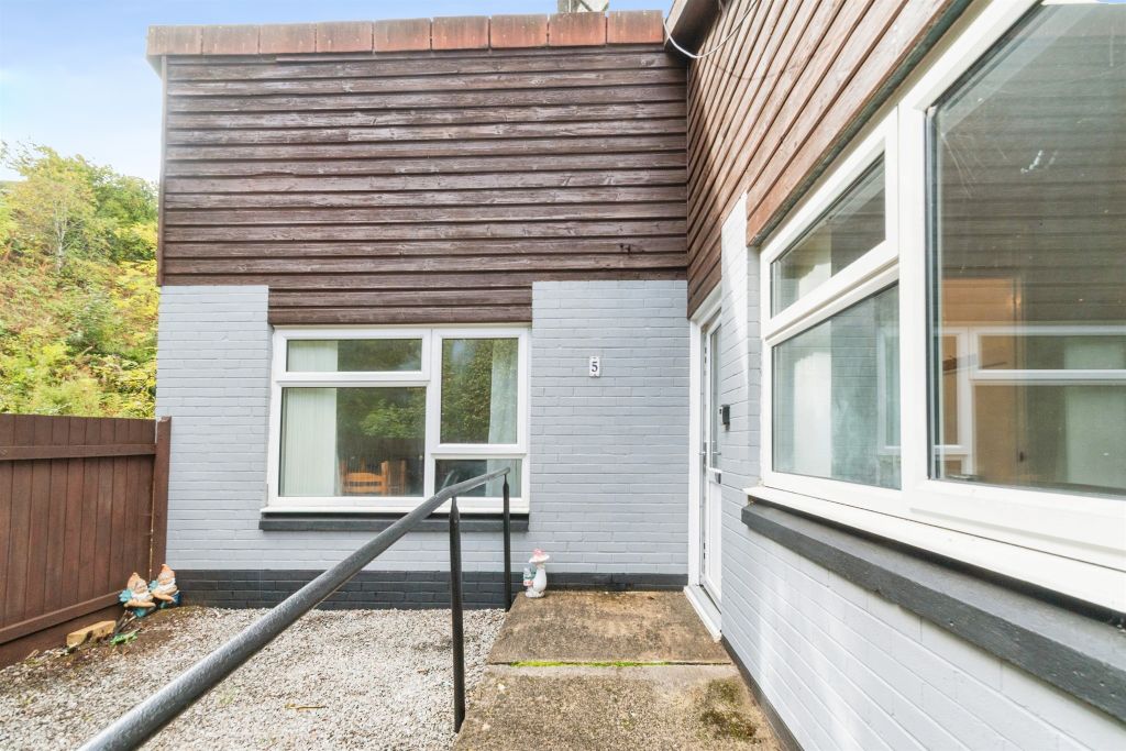 Property photo 2 of 22
