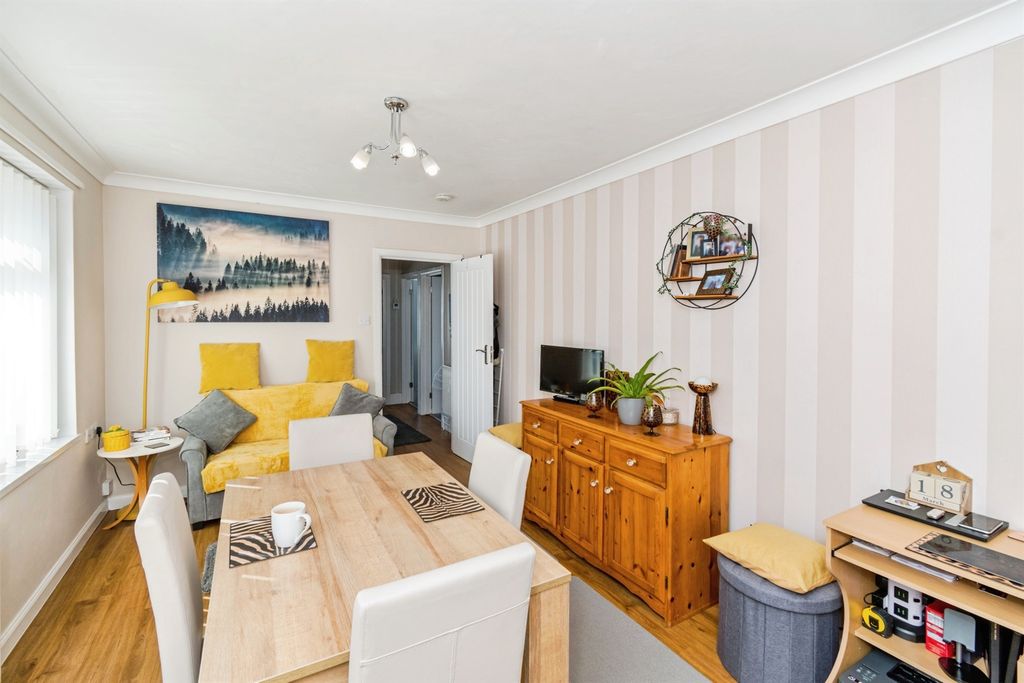 Property photo 3 of 22