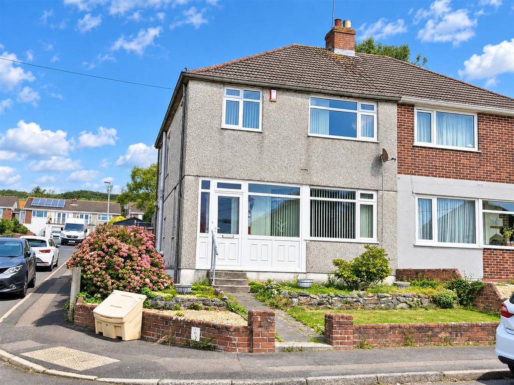 Property photo 1 of 9 Front Blue Sky.Jpg