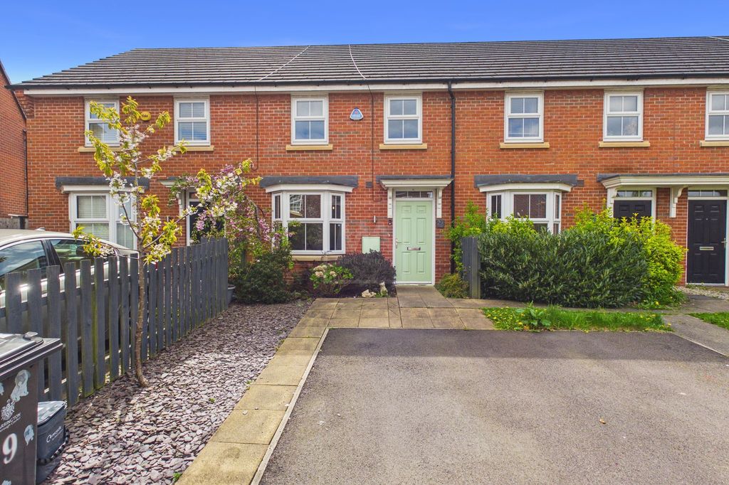 Property photo 1 of 18 Front External