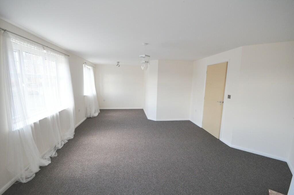 Property photo 3 of 8 Picture No. 02