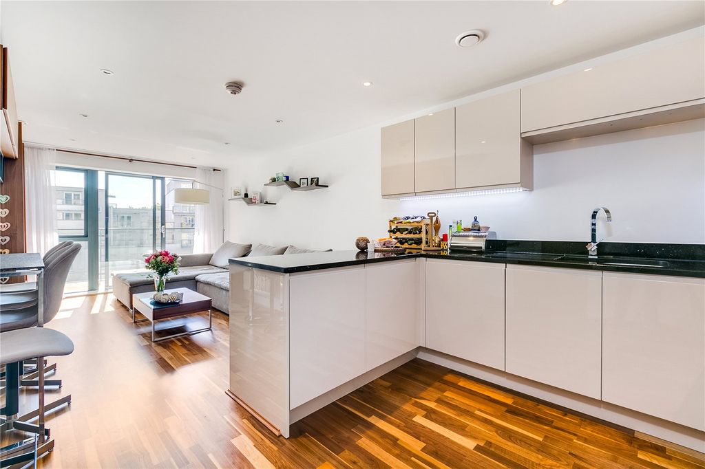 Property photo 3 of 8