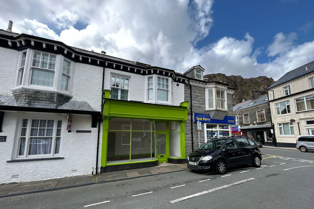 Property photo 2 of 10 2 Newborough Street, Blaenau Ffestiniog, Gwynedd, Ll41 3Dg