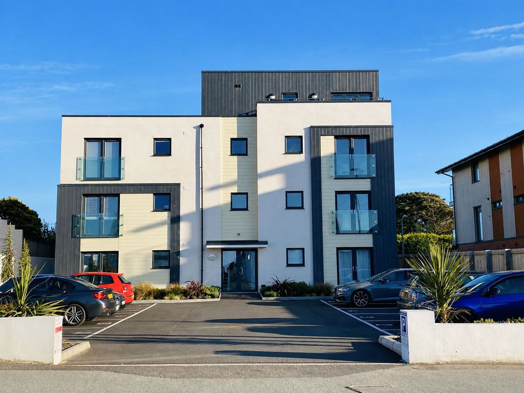 Property photo 1 of 10 External