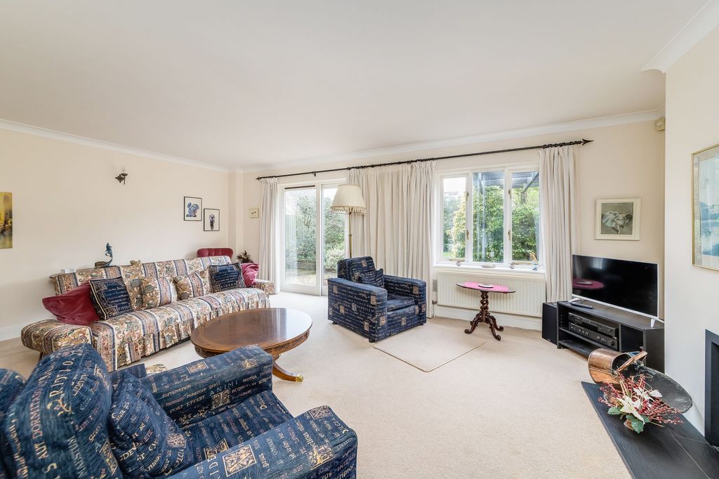 Property photo 3 of 24