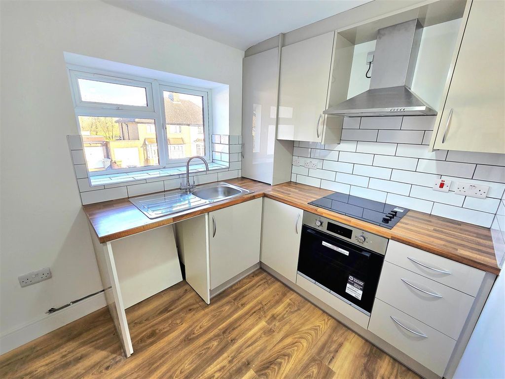 Property photo 3 of 8 20260319_154213.Jpg