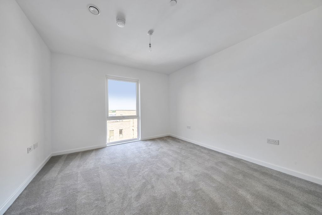 Property photo 3 of 5 5