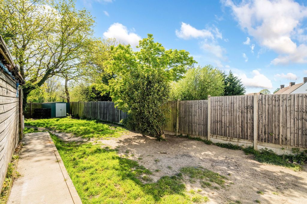 Additional image 11 of 3 bed semi-detached house for salePollards Oak Crescent, Oxted RH8