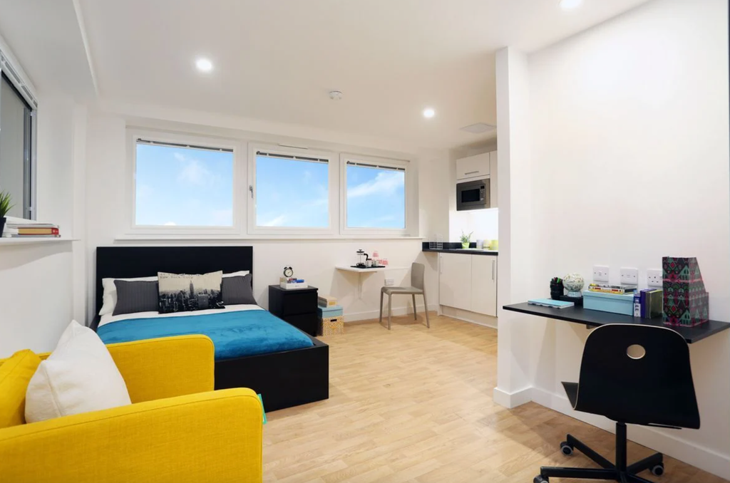 Property photo 1 of 11