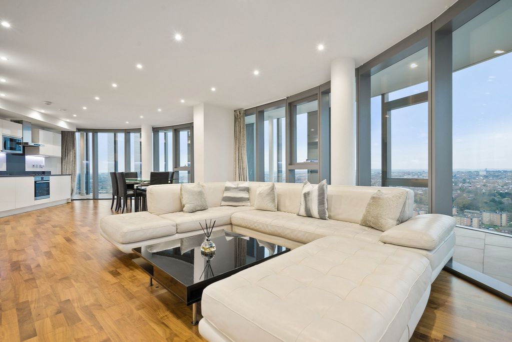 Property photo 3 of 25