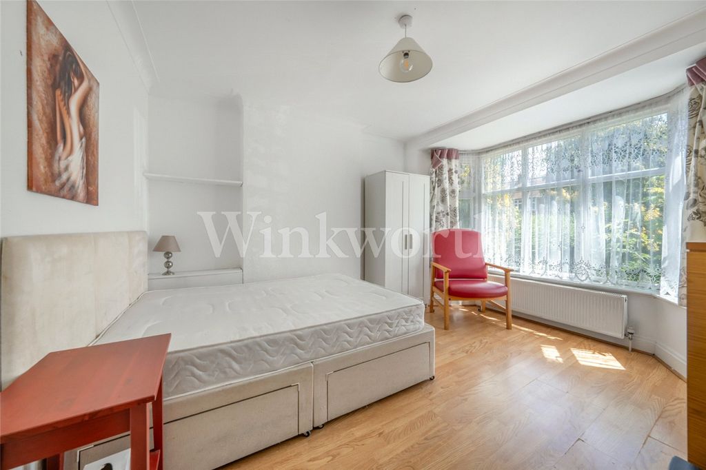 Property photo 3 of 12 Picture No. 10