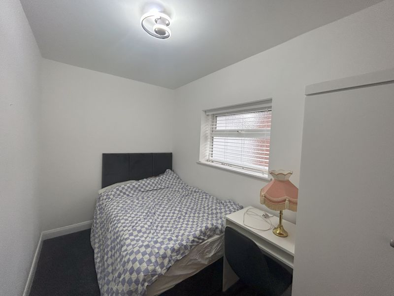 Property photo 3 of 8 Photo 4